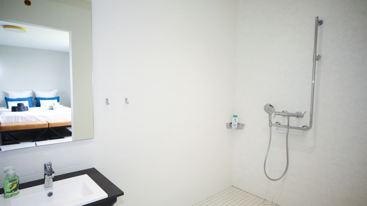 Photo of Bathroom in Saint-Cyr-sur-Morin