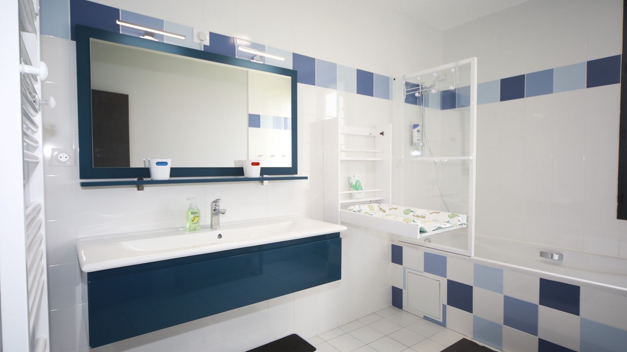 Photo of Bathroom in Saint-Cyr-sur-Morin