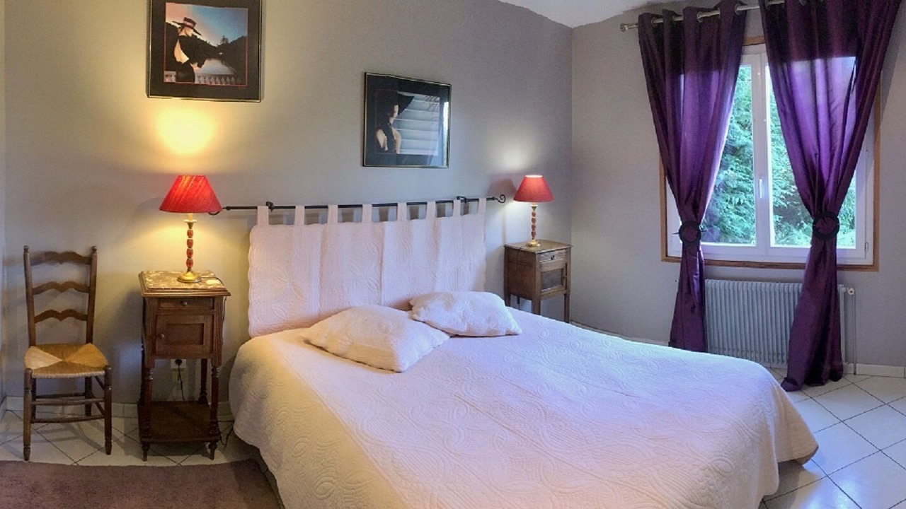 Photo of Bedroom in Rue