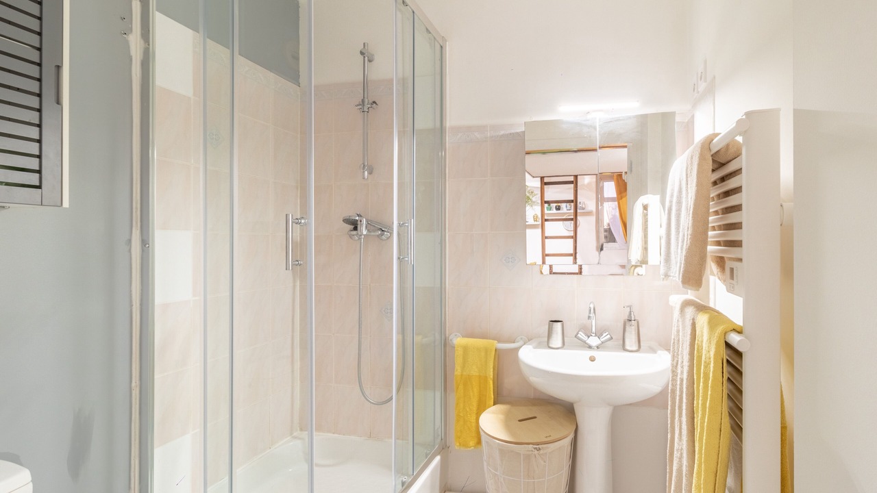 Photo of Bathroom in Dammarie Les Lys