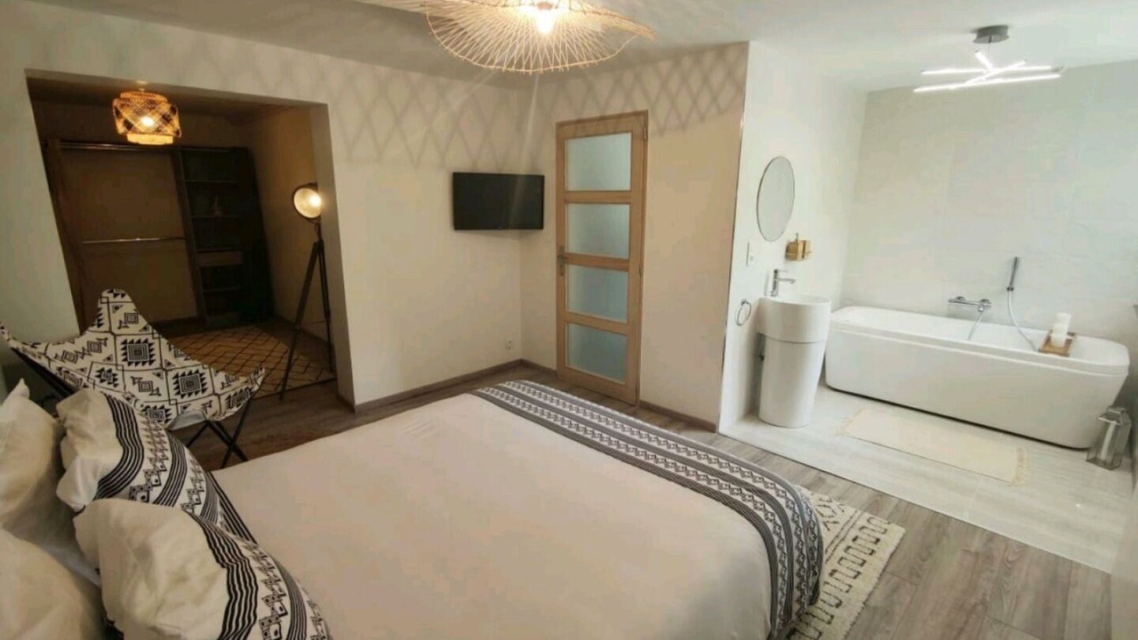 Photo of Bedroom in Auxerre