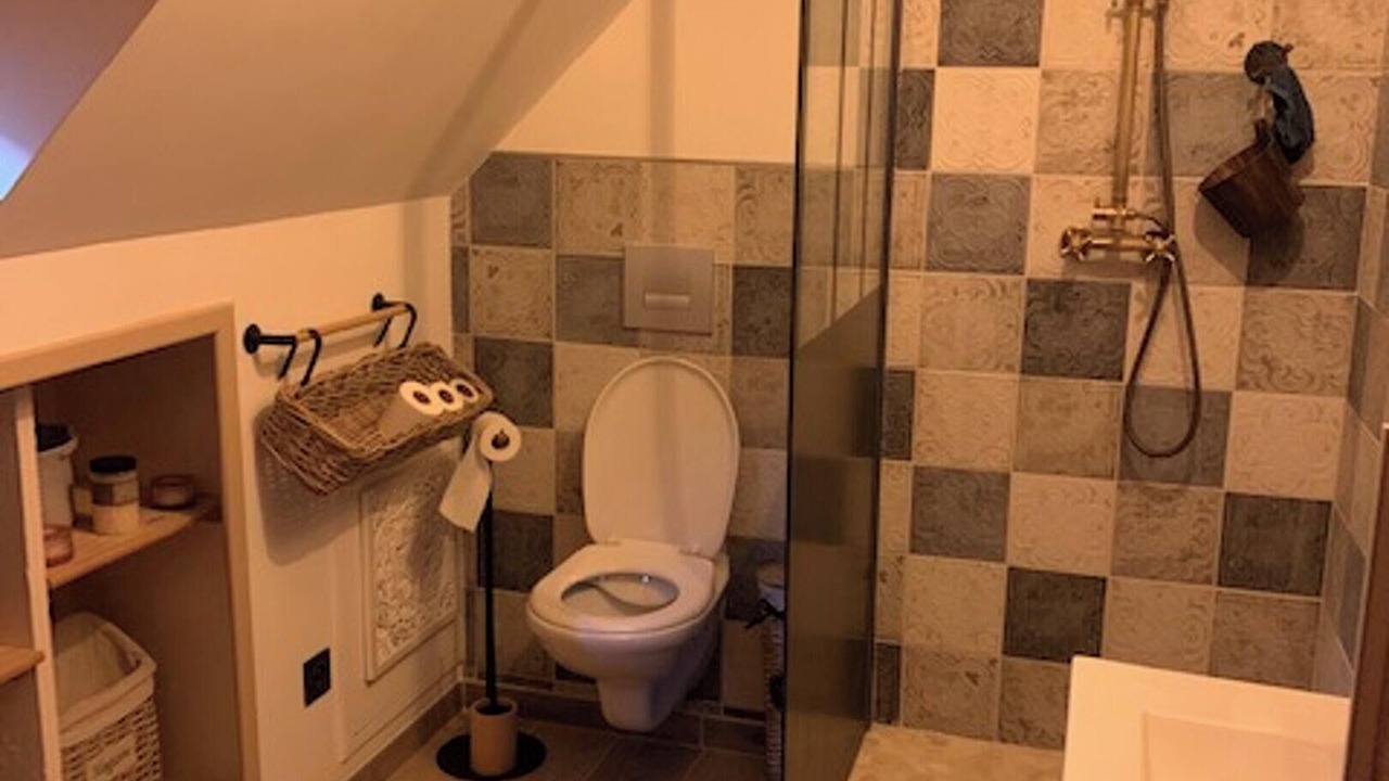 Photo of Bathroom in Omerville
