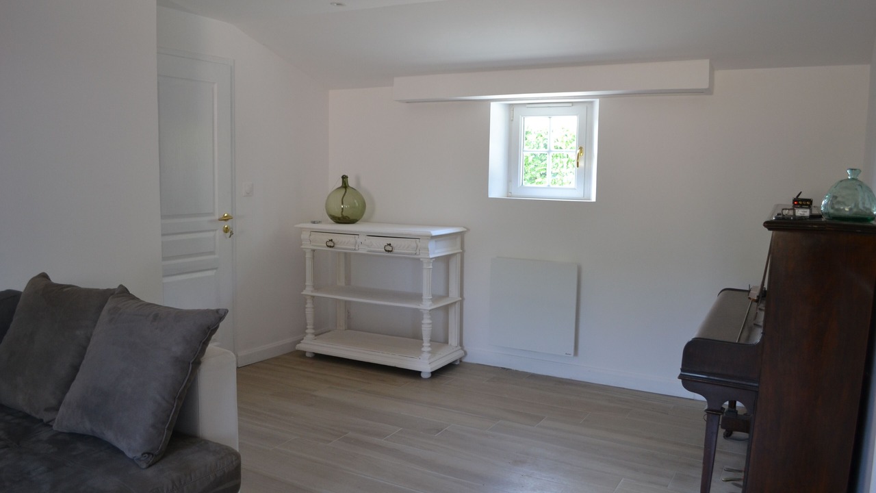 Photo of Livingroom in Doudeville