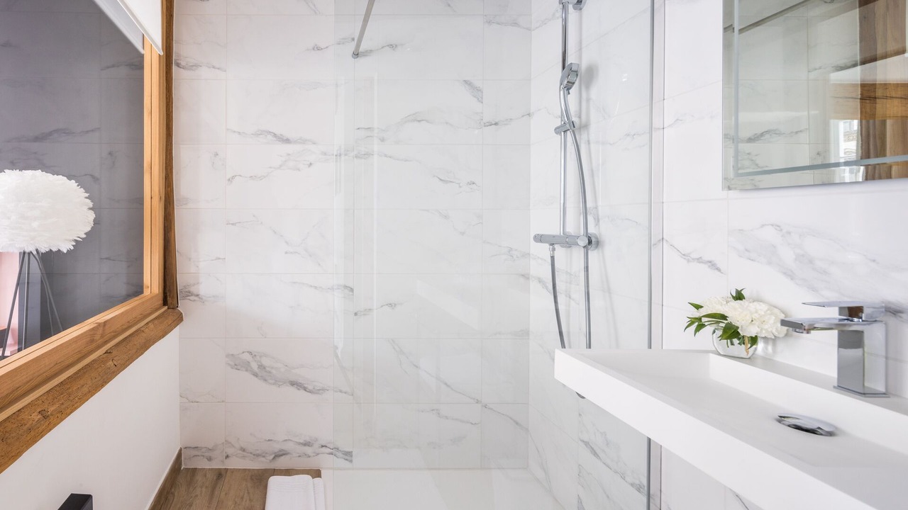 Photo of Bathroom in Nogent-le-Roi