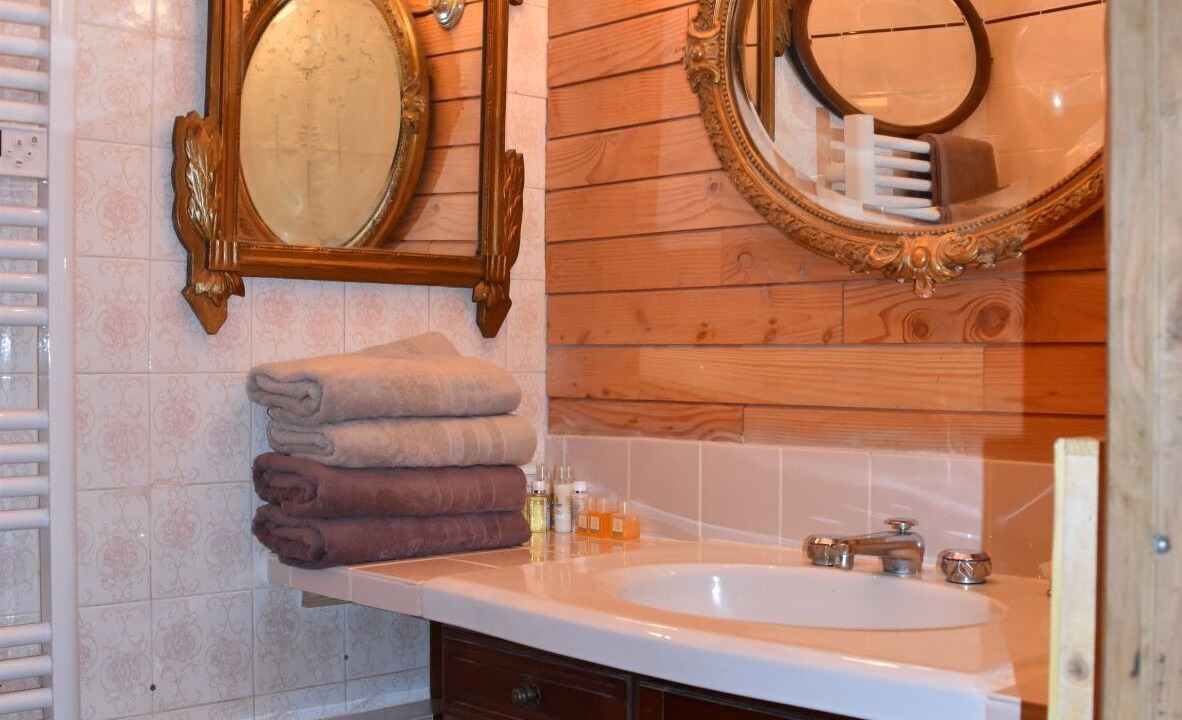Photo of Bathroom in Ully-Saint-Georges