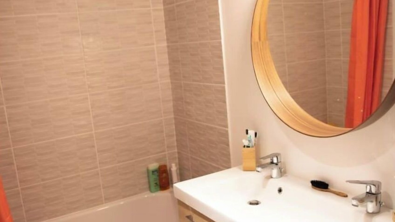 Photo of Bathroom in Tosny