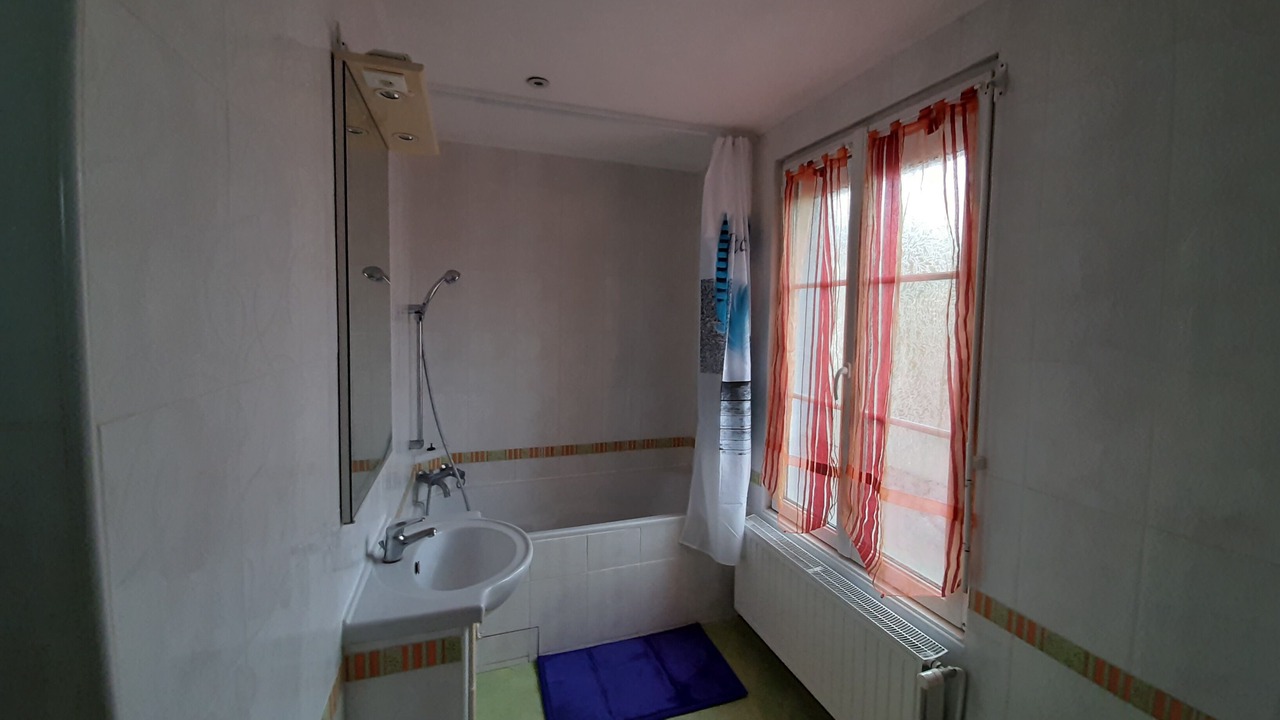 Photo of Bathroom in Le Mele-sur-Sarthe