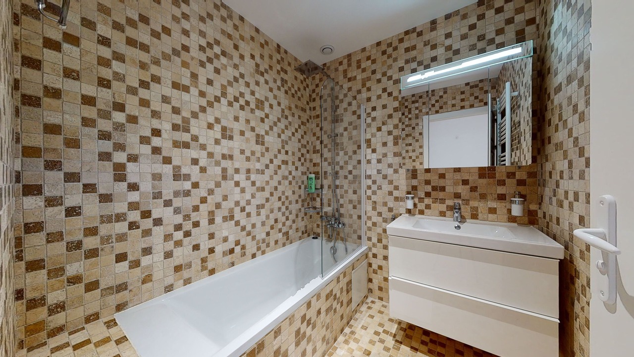 Photo of Bathroom in Magny-le-Hongre