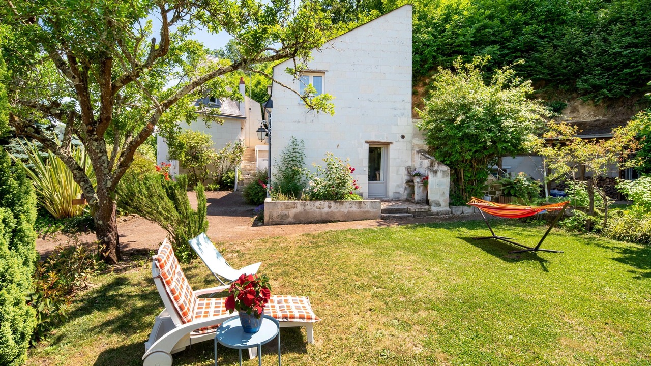 Photo of Patio Balcony in Chenehutte-Treves-Cunault