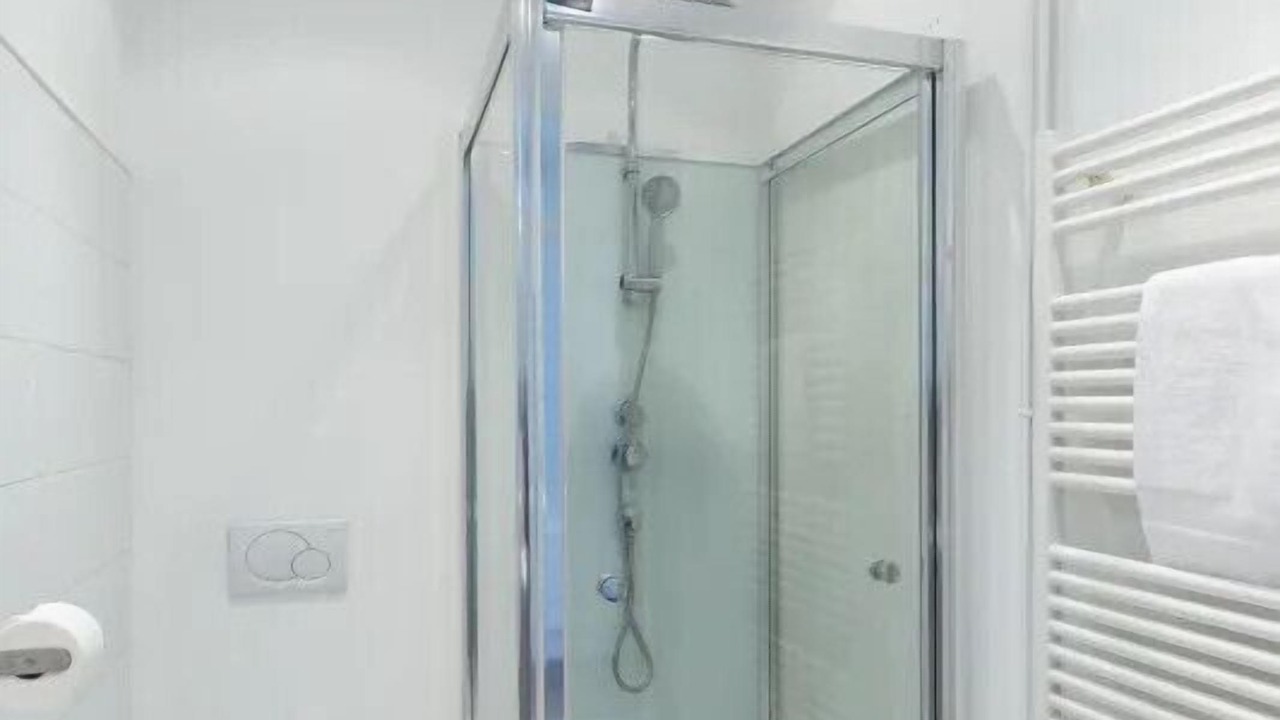 Photo of Bathroom in Enclos