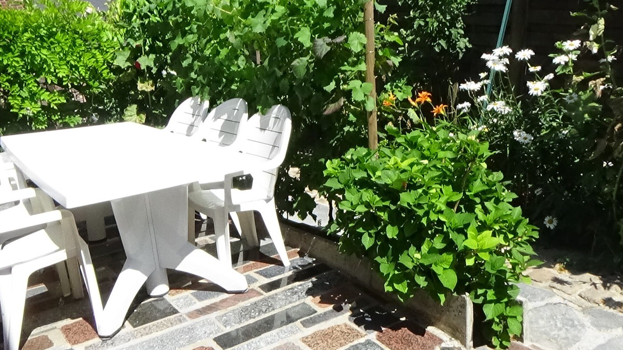 Photo of Outdoor in Leval