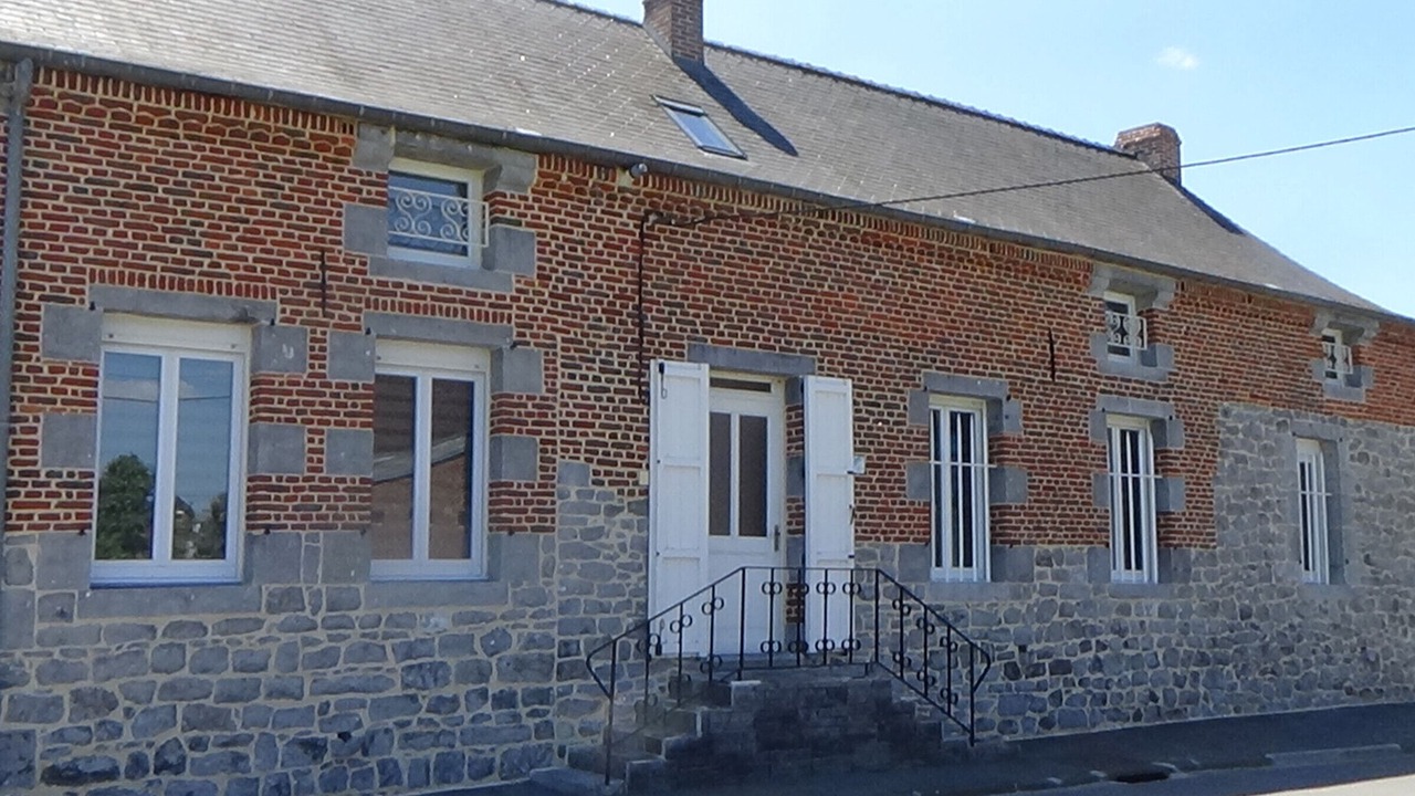 Photo of Outdoor in Leval