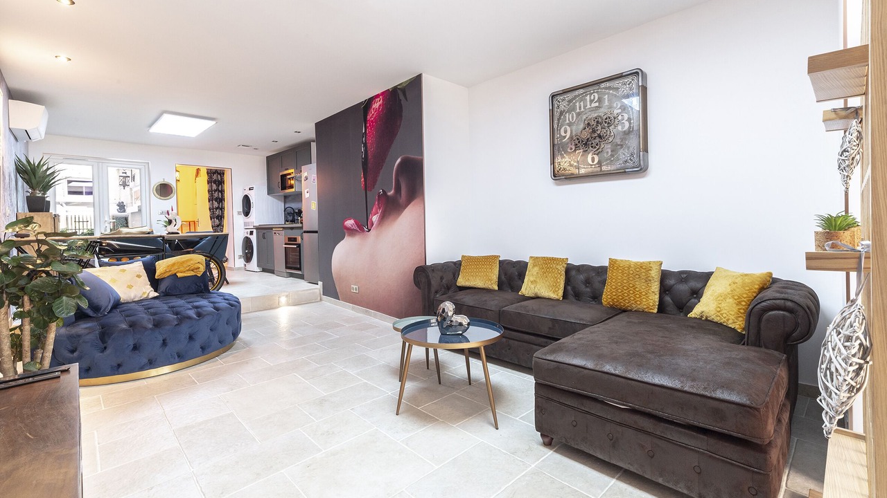 Photo of Livingroom in Centre-Ville