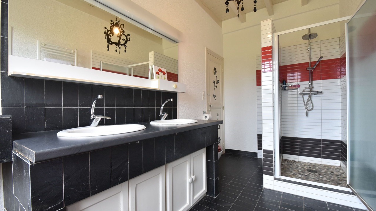 Photo of Bathroom in Charrin