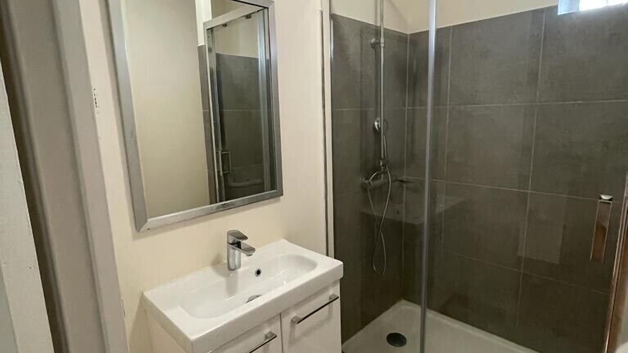 Photo of Bathroom in Centre