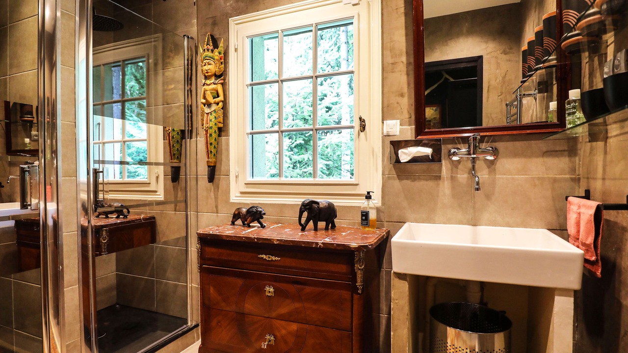 Photo of Bathroom in Lamorlaye