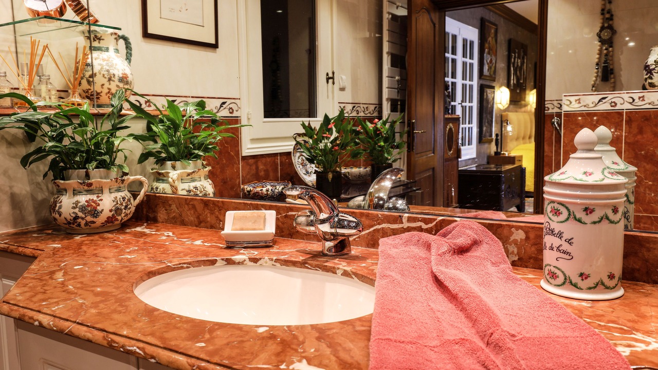 Photo of Bathroom in Lamorlaye