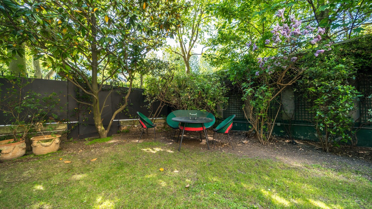 Photo of Patio Balcony in 17th Arrondissement Batignolles-Monceau