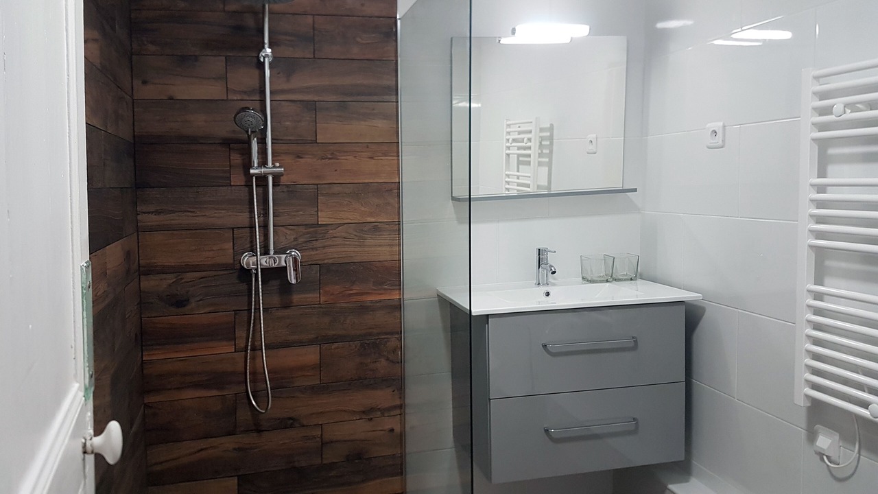 Photo of Bathroom in Neuville-Bosc