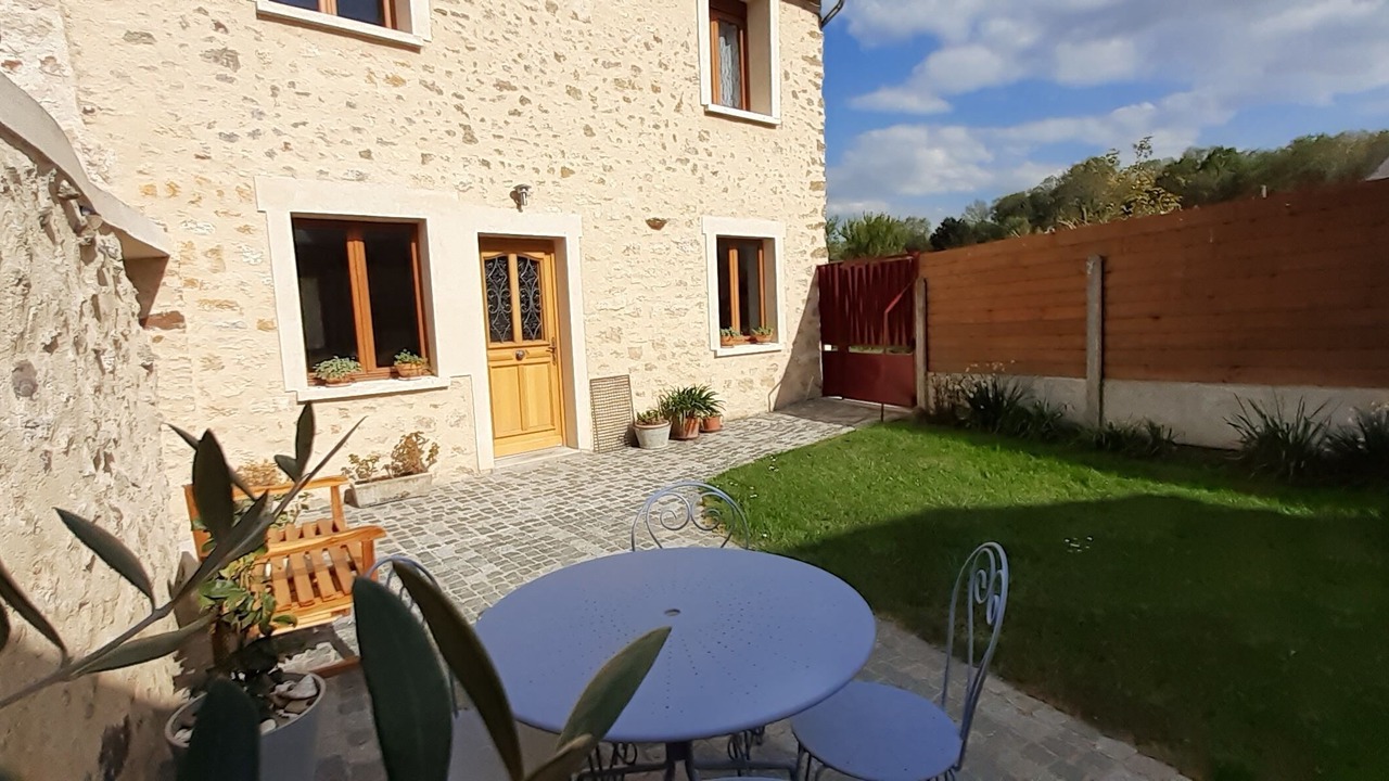 Photo of Outdoor in Neuville-Bosc