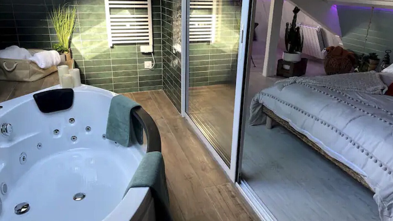 Photo of Bedroom in Jouarre