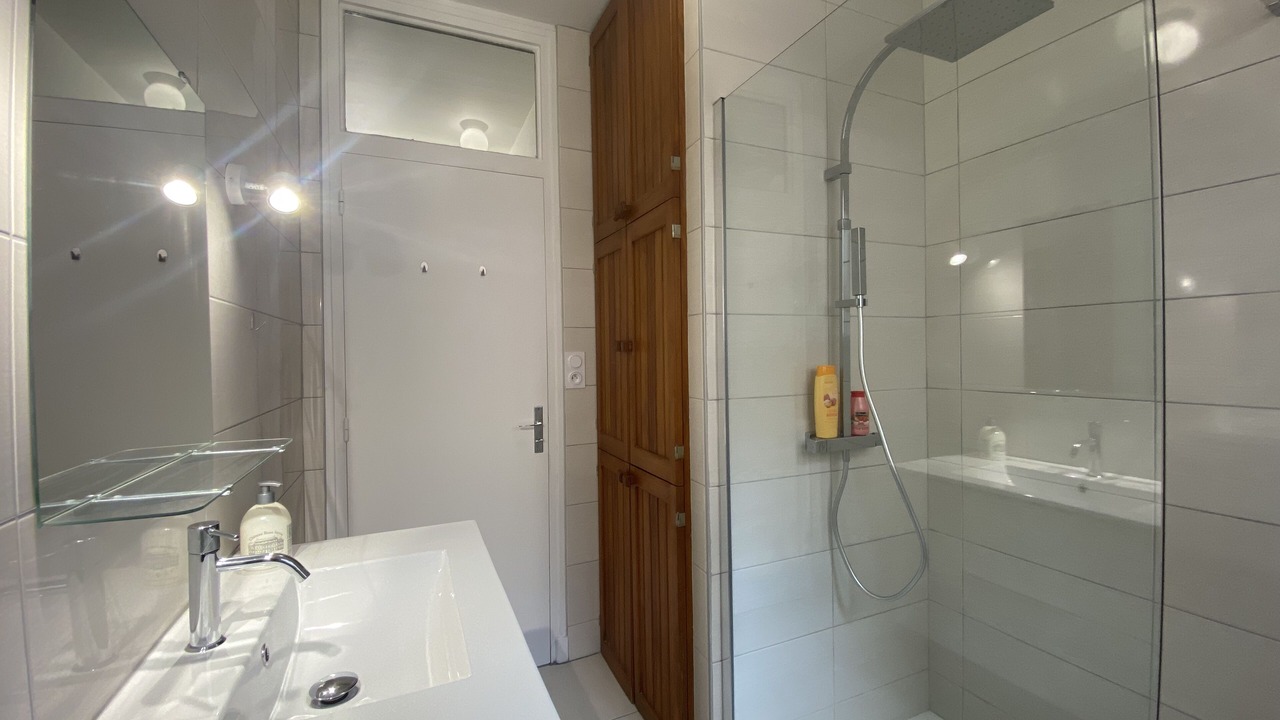 Photo of Bathroom in Wadelincourt