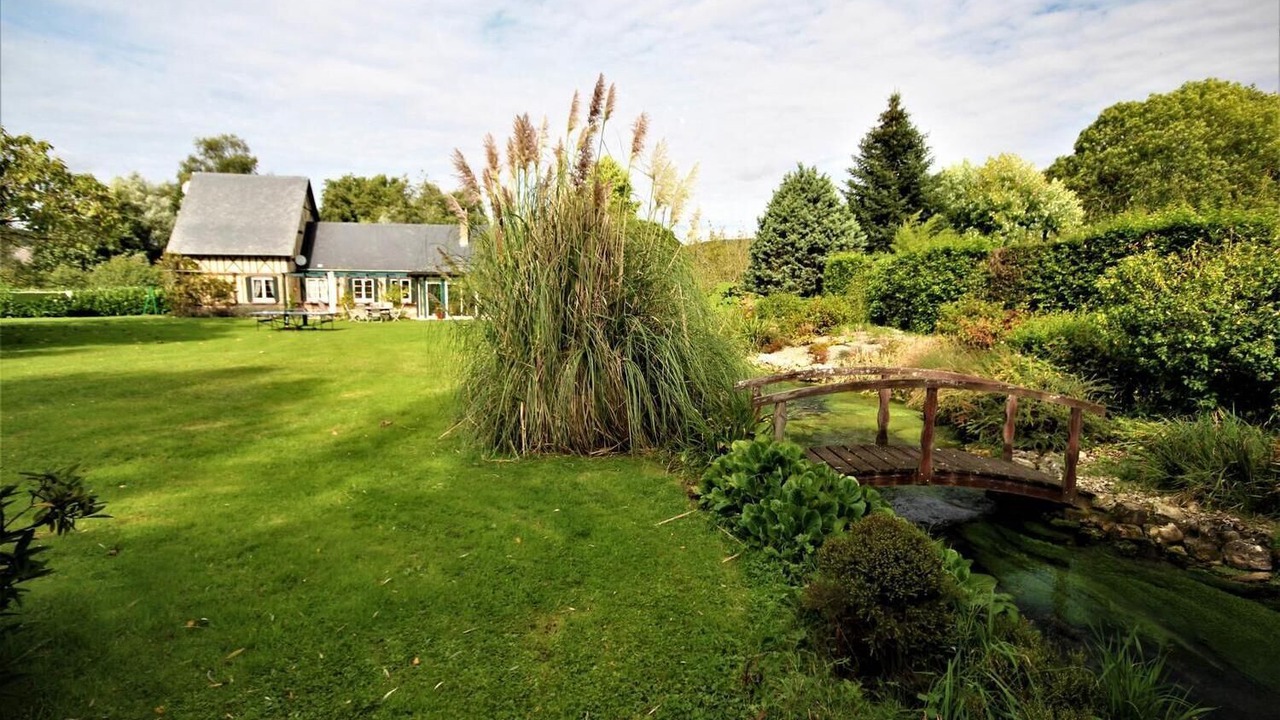 Photo of Outdoor in Saint-Hellier