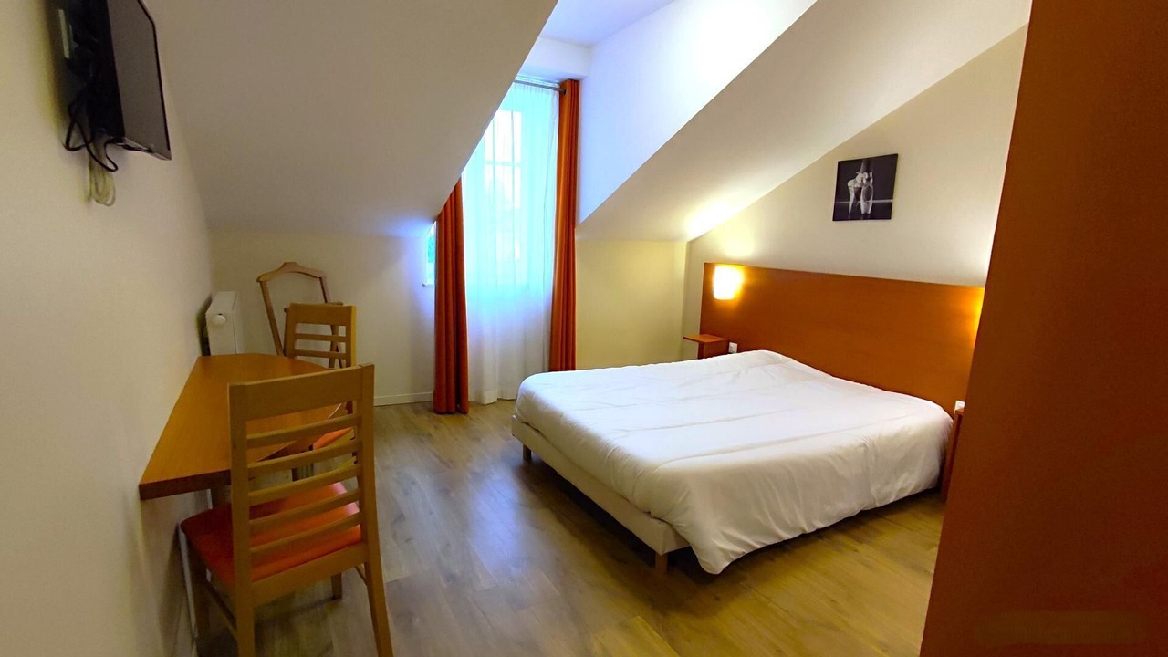 Photo of Bedroom in Douzy