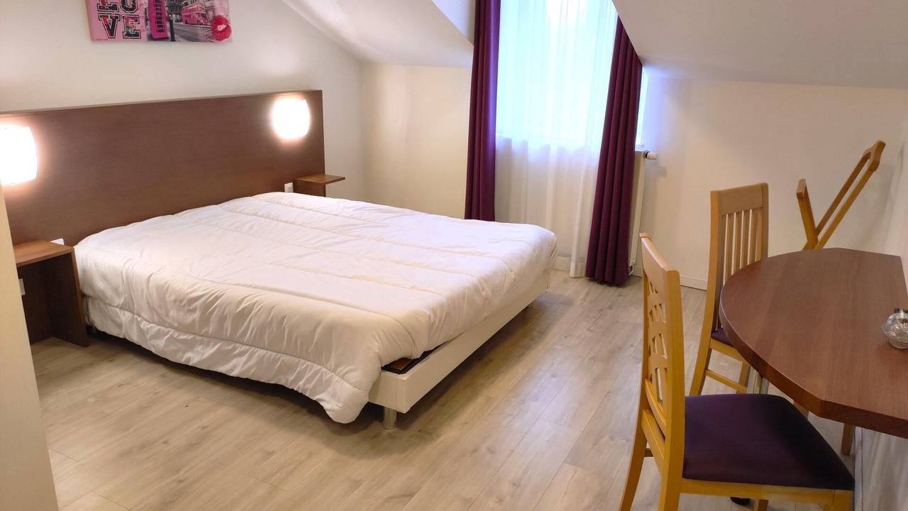 Photo of Bedroom in Douzy