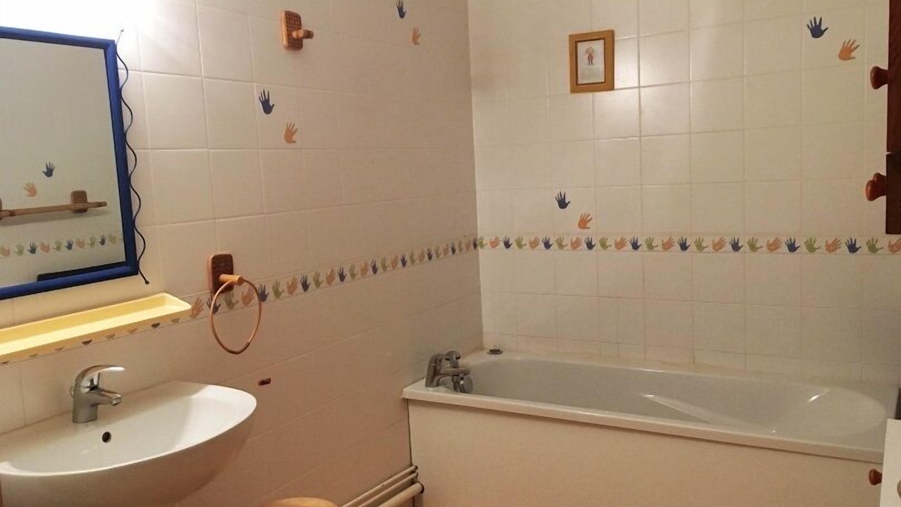 Photo of Bathroom in La Neuville-aux-Joutes
