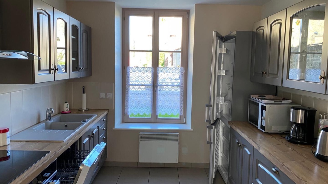 Photo of Kitchen in Puilly-et-Charbeaux