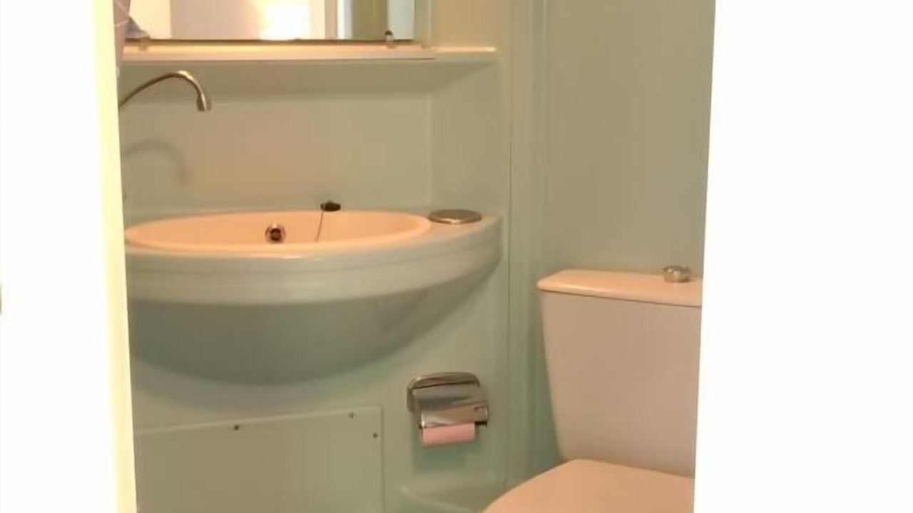 Photo of Bathroom in Leffincourt