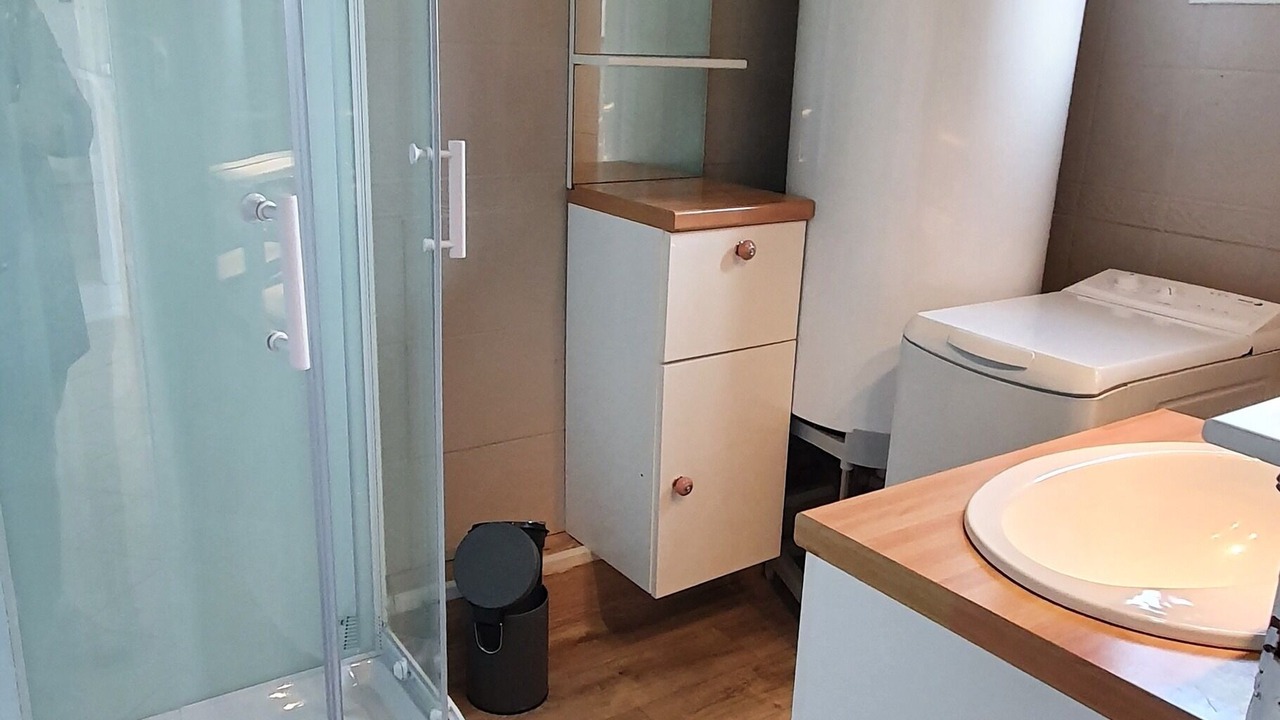 Photo of Bathroom in Avesnes-en-Val