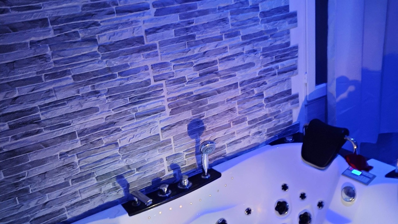 Photo of Bathroom in Amblainville