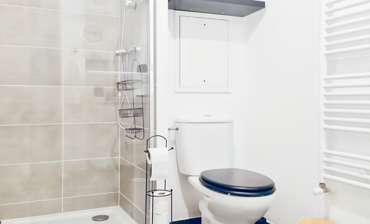 Photo of Bathroom in Villeneuve-Saint-Denis
