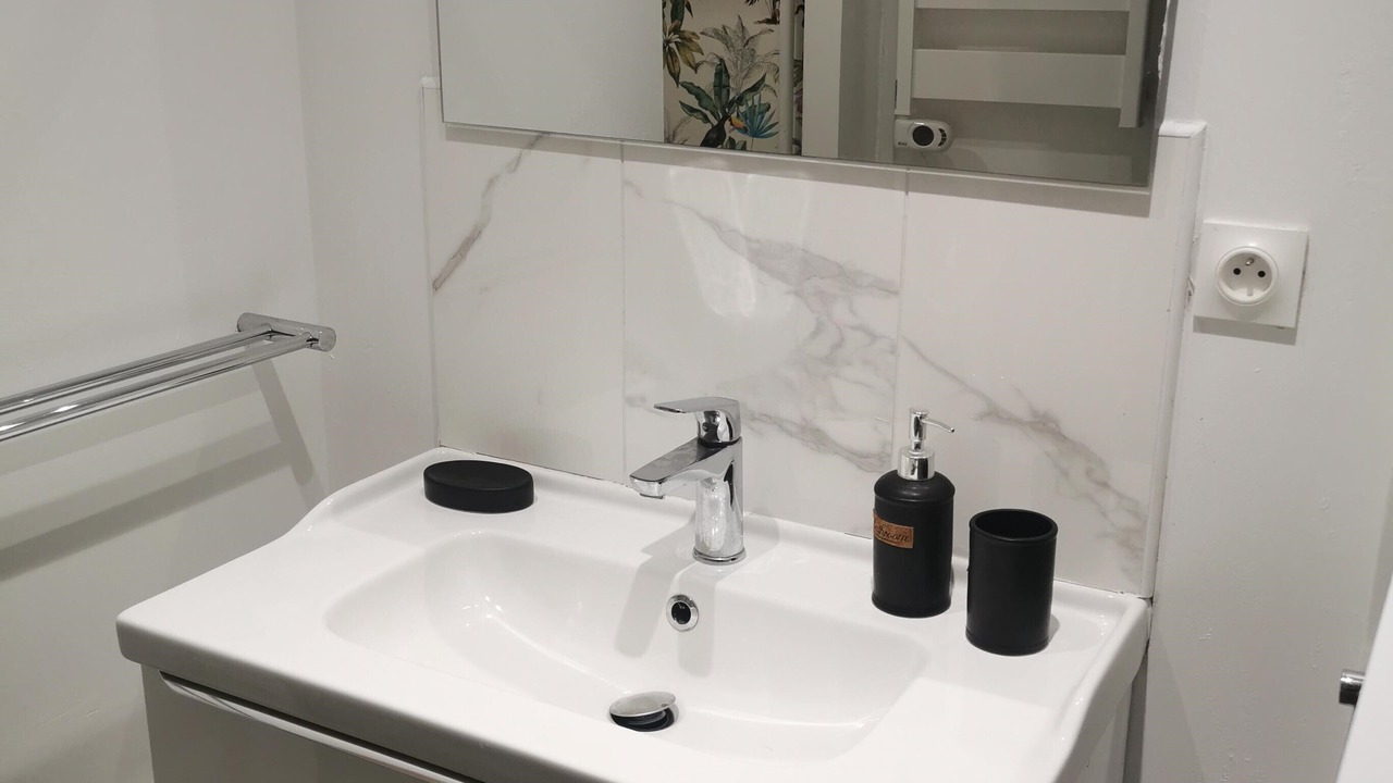 Photo of Bathroom in Calais City Center
