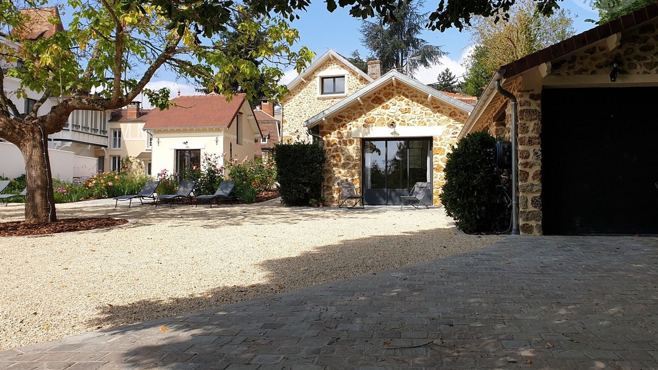 Photo of Outdoor in Senlisse