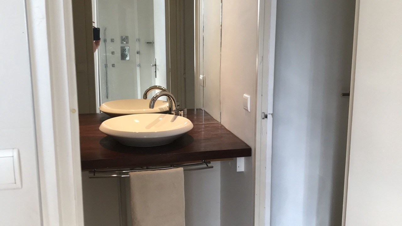 Photo of Bathroom in Sainte-Genevieve-les-Gasny