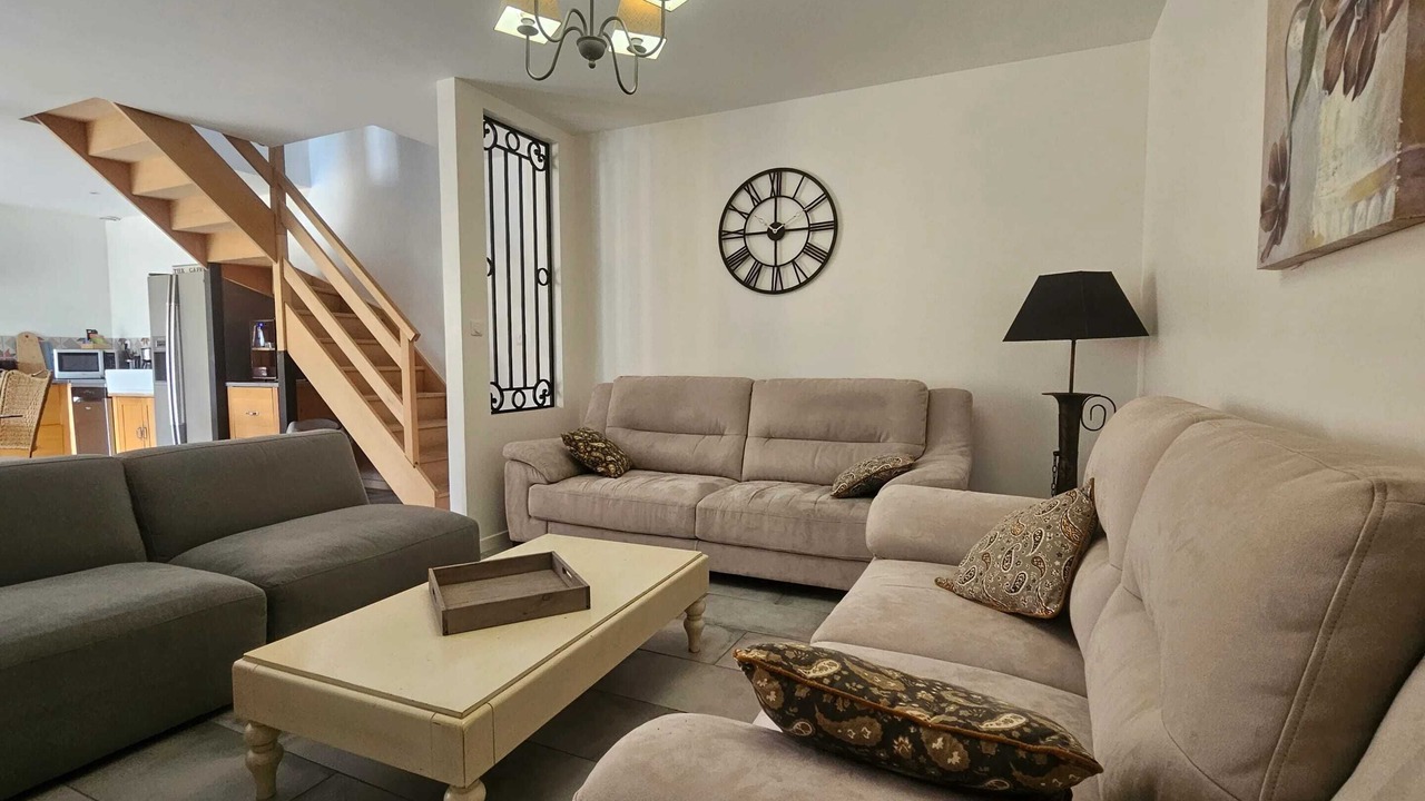 Photo of Livingroom in Sainte-Genevieve-les-Gasny