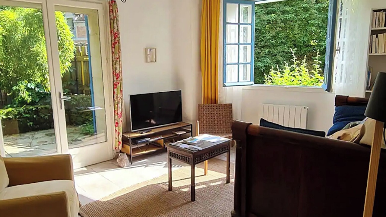Photo of Livingroom in Saints