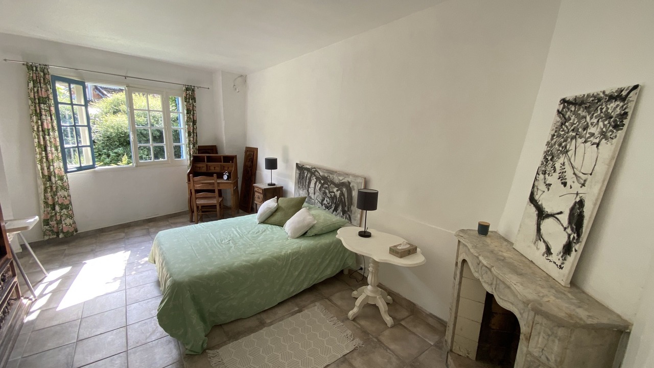 Photo of Bedroom in Saints