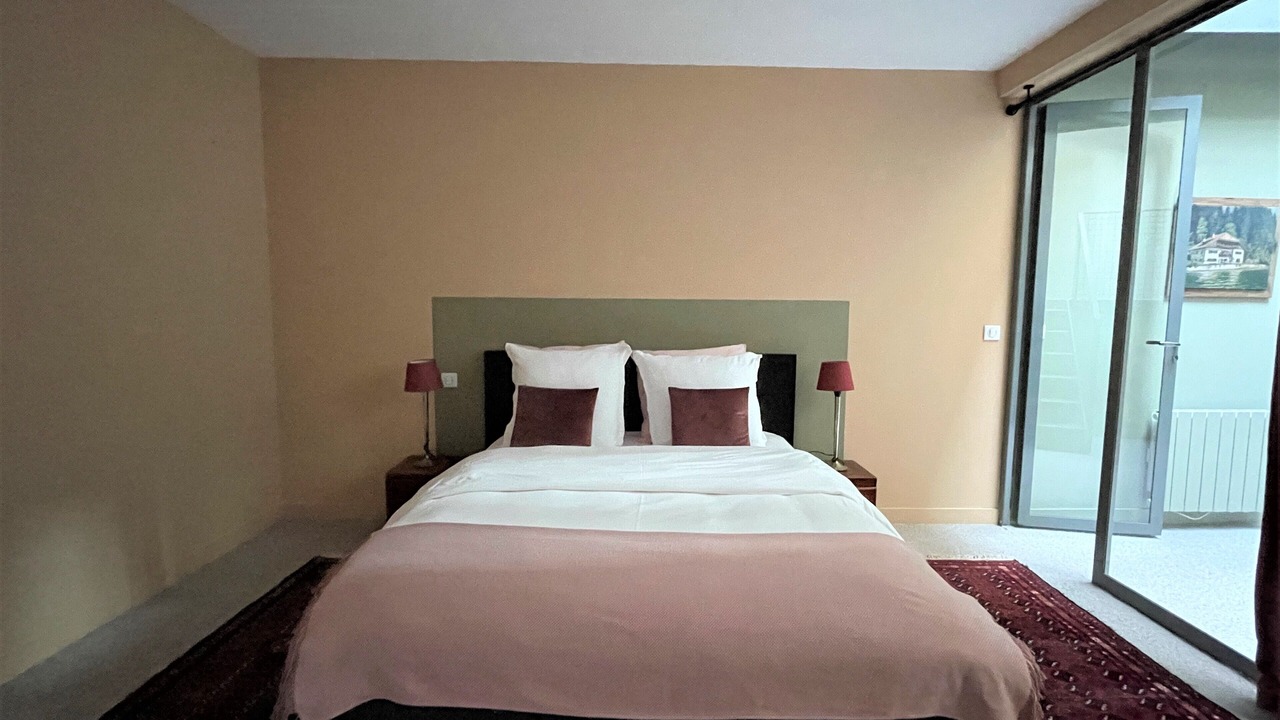 Photo of Bedroom in Saint-Fargeau