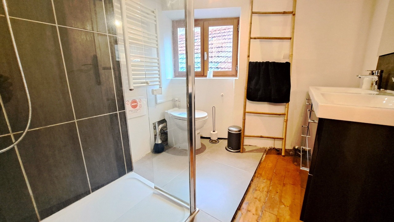 Photo of Bathroom in La Roche-Guyon