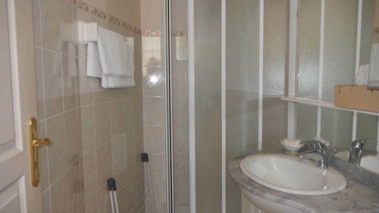 Photo of Bathroom in Illiers-Combray