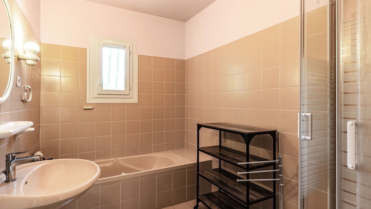 Photo of Bathroom in Prunelli-di-Fiumorbo
