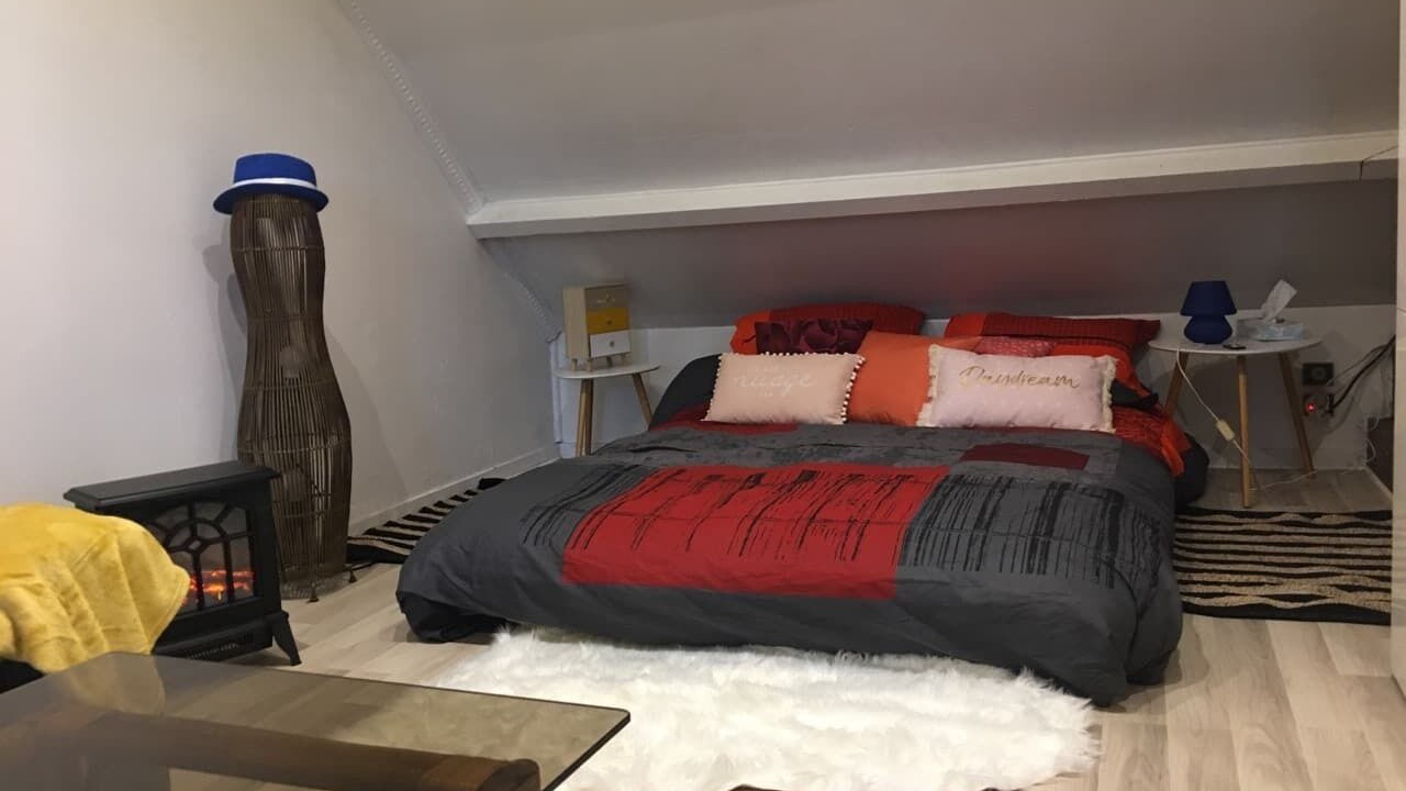 Photo of Bedroom in Villeneuve-Saint-Denis