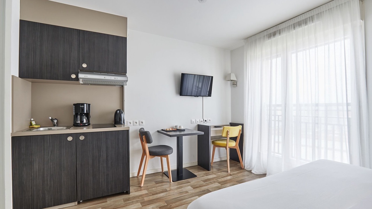 Photo of Bedroom in Levallois-Perret
