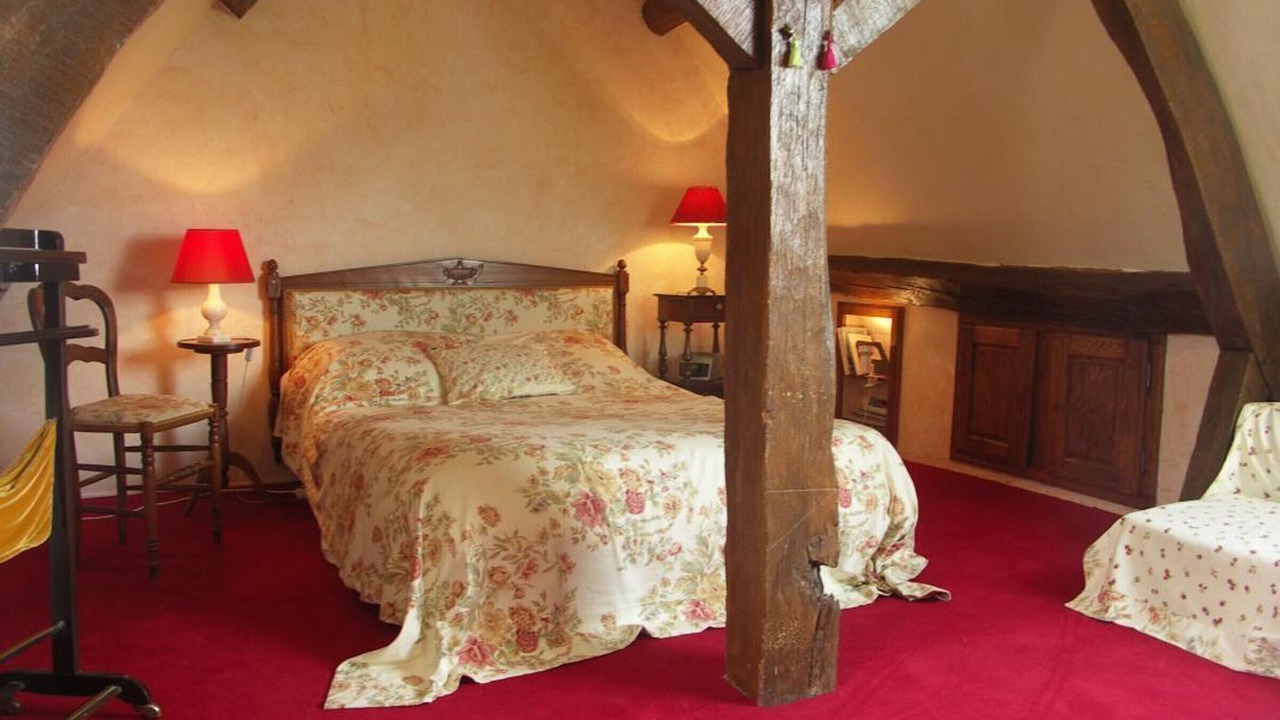 Photo of Bedroom in Sarceaux