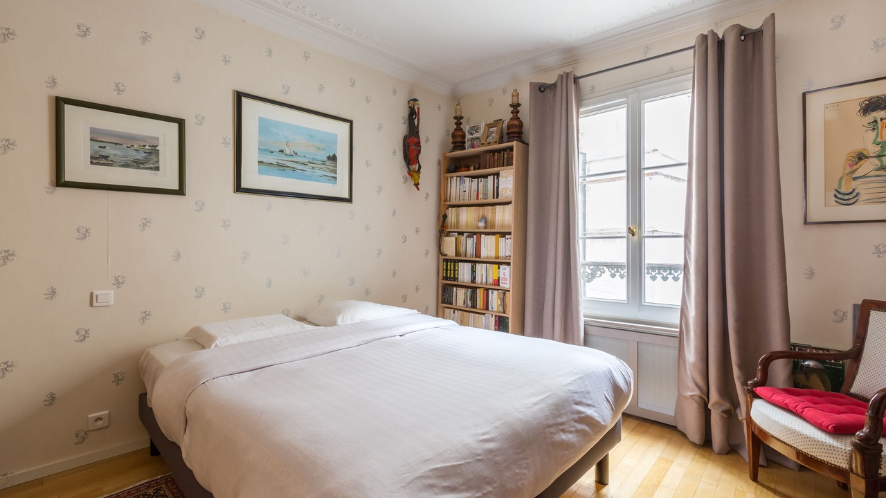 Photo of Bedroom in 8th Arrondissement