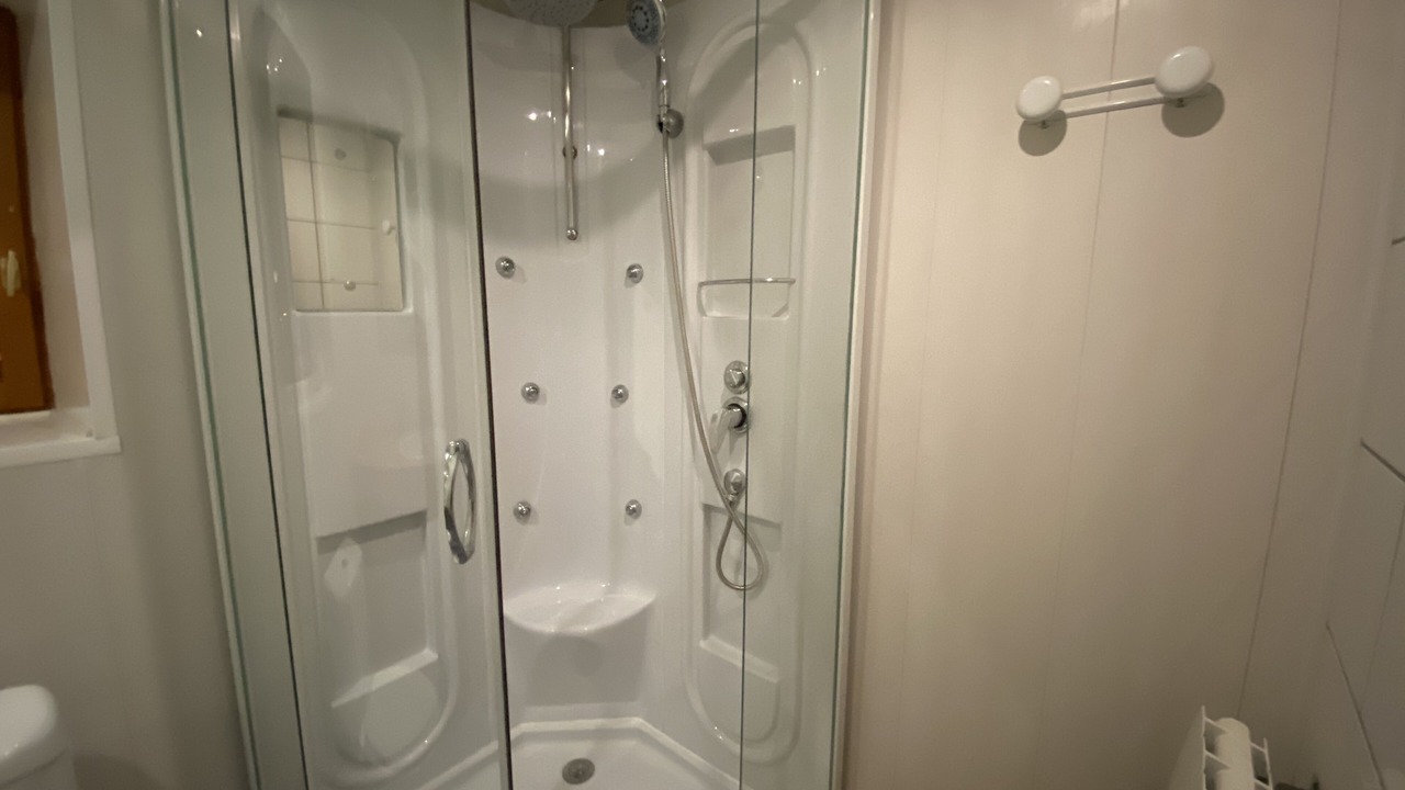 Photo of Bathroom in Faubourg-Raines
